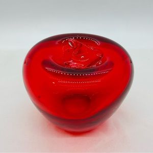 Vintage Hand Blown Art Glass Red Apple 3" Paperweight Figurine.